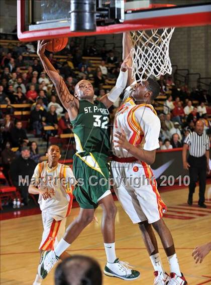 Thumbnail 1 in Taft vs. St. Patrick (Nike Extravaganza) photogallery.