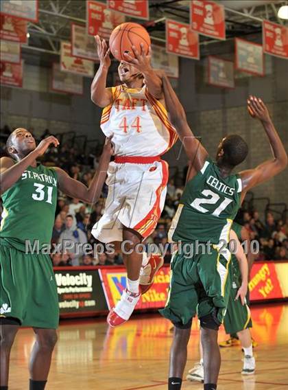 Thumbnail 2 in Taft vs. St. Patrick (Nike Extravaganza) photogallery.