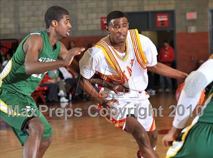 Thumbnail 2 in Taft vs. St. Patrick (Nike Extravaganza) photogallery.
