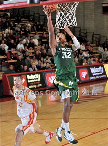 Thumbnail 1 in Taft vs. St. Patrick (Nike Extravaganza) photogallery.