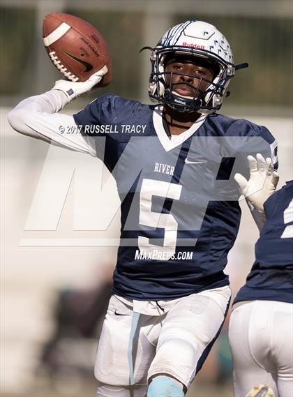 Thumbnail 2 in Oscar Smith @ Indian River photogallery.