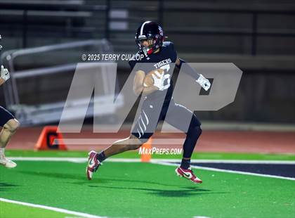 Thumbnail 3 in Milford vs. Monticello (UHSAA 8 Man Semi Final) photogallery.