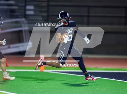 Thumbnail 1 in Milford vs. Monticello (UHSAA 8 Man Semi Final) photogallery.