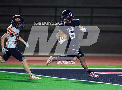 Thumbnail 2 in Milford vs. Monticello (UHSAA 8 Man Semi Final) photogallery.