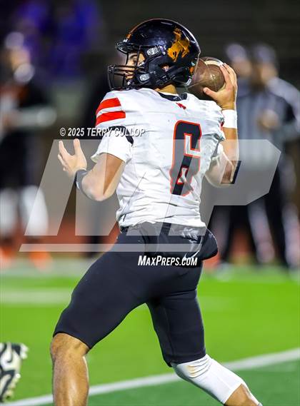 Thumbnail 1 in Milford vs. Monticello (UHSAA 8 Man Semi Final) photogallery.