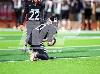 Thumbnail 2 in Milford vs. Monticello (UHSAA 8 Man Semi Final) photogallery.