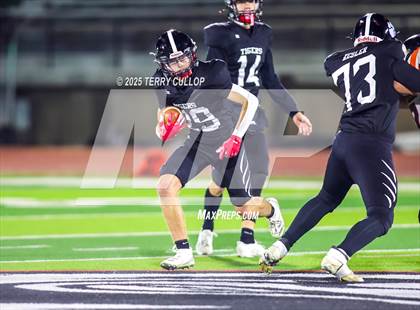 Thumbnail 3 in Milford vs. Monticello (UHSAA 8 Man Semi Final) photogallery.