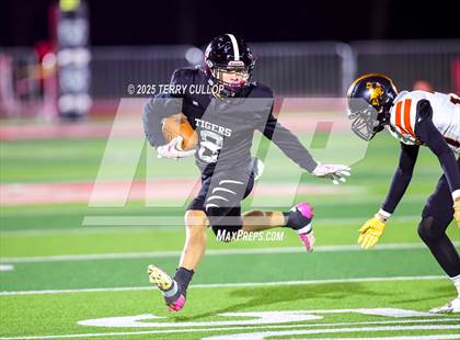 Thumbnail 2 in Milford vs. Monticello (UHSAA 8 Man Semi Final) photogallery.