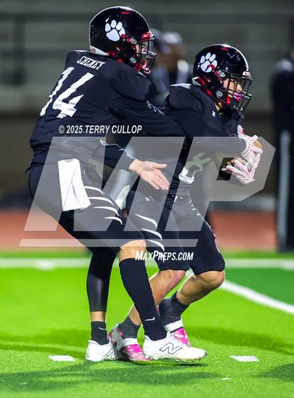 Thumbnail 3 in Milford vs. Monticello (UHSAA 8 Man Semi Final) photogallery.