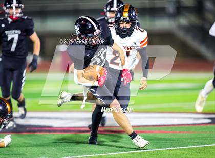 Thumbnail 3 in Milford vs. Monticello (UHSAA 8 Man Semi Final) photogallery.