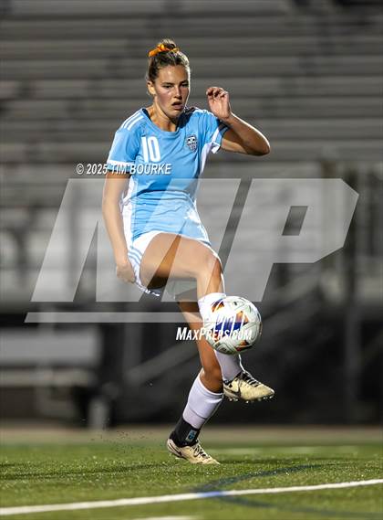 Thumbnail 2 in Valor Christian @ Mountain Vista (CHSAA 5A - Quarterfinals) photogallery.