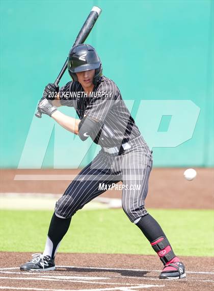Thumbnail 2 in Melissa vs Alvarado (UIL 4A Area Playoff) photogallery.