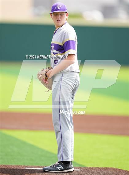 Thumbnail 2 in Melissa vs Alvarado (UIL 4A Area Playoff) photogallery.