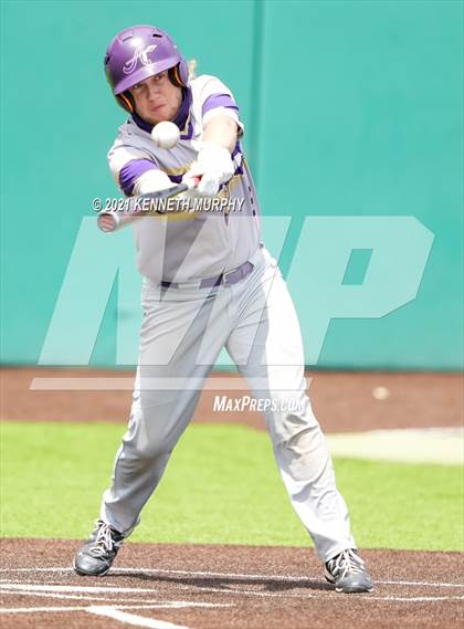 Thumbnail 2 in Melissa vs Alvarado (UIL 4A Area Playoff) photogallery.