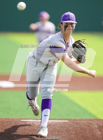 Thumbnail 2 in Melissa vs Alvarado (UIL 4A Area Playoff) photogallery.