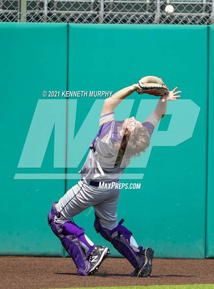 Thumbnail 2 in Melissa vs Alvarado (UIL 4A Area Playoff) photogallery.