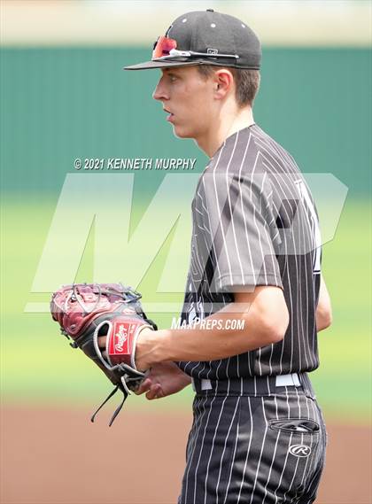 Thumbnail 3 in Melissa vs Alvarado (UIL 4A Area Playoff) photogallery.