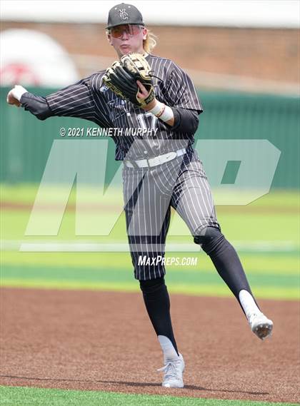 Thumbnail 2 in Melissa vs Alvarado (UIL 4A Area Playoff) photogallery.