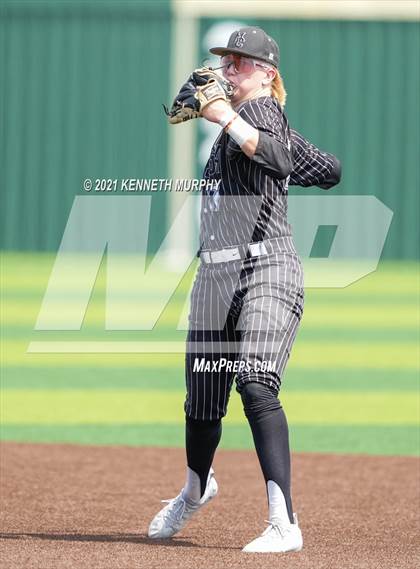 Thumbnail 3 in Melissa vs Alvarado (UIL 4A Area Playoff) photogallery.