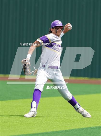 Thumbnail 3 in Melissa vs Alvarado (UIL 4A Area Playoff) photogallery.