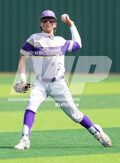 Thumbnail 3 in Melissa vs Alvarado (UIL 4A Area Playoff) photogallery.