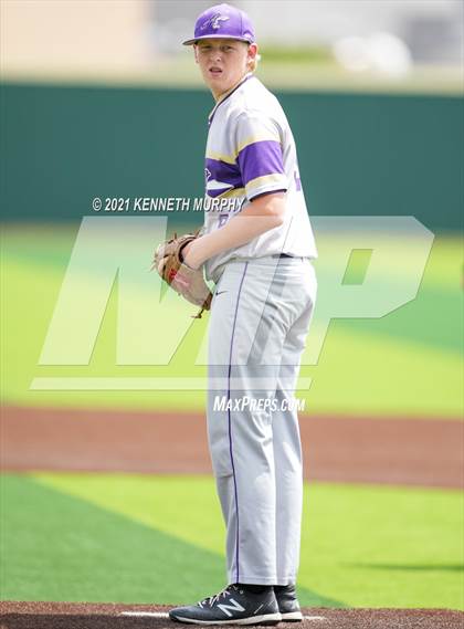Thumbnail 3 in Melissa vs Alvarado (UIL 4A Area Playoff) photogallery.