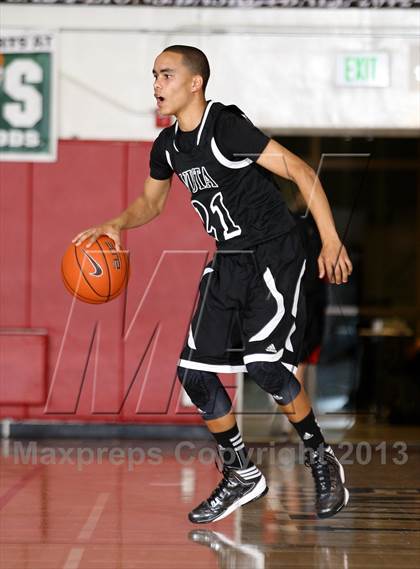 Thumbnail 1 in Vista vs. Cerritos (Charlie Wilkins Memorial Tournament) photogallery.