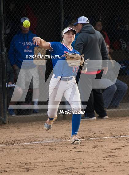 Thumbnail 3 in La Salle @ Wilsonville photogallery.