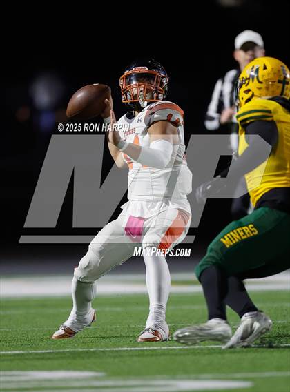 Thumbnail 1 in Douglas @ Bishop Manogue photogallery.