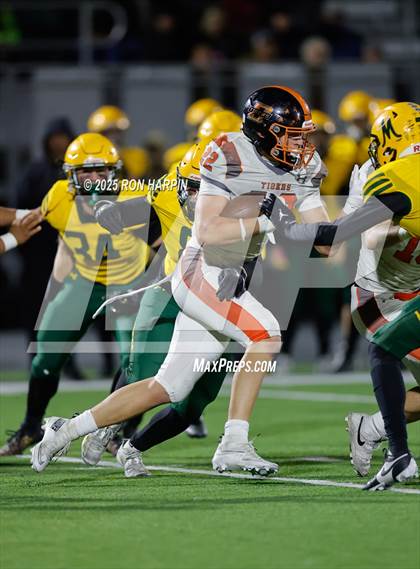 Thumbnail 2 in Douglas @ Bishop Manogue photogallery.