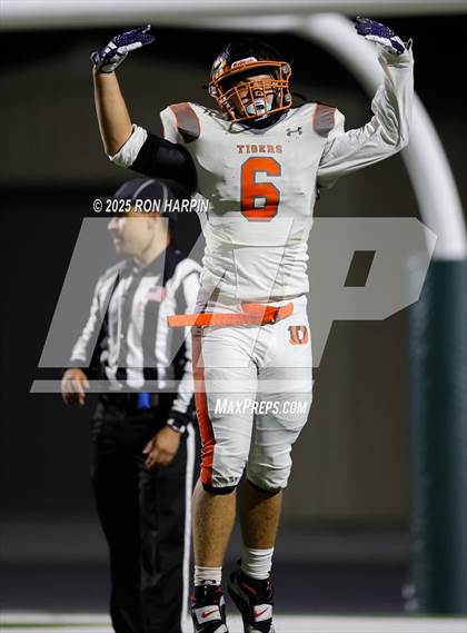 Thumbnail 2 in Douglas @ Bishop Manogue photogallery.