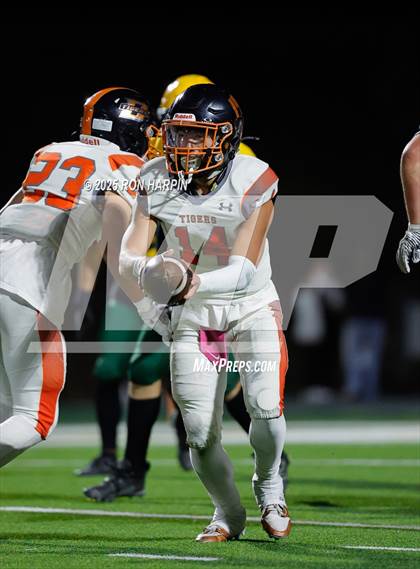Thumbnail 2 in Douglas @ Bishop Manogue photogallery.