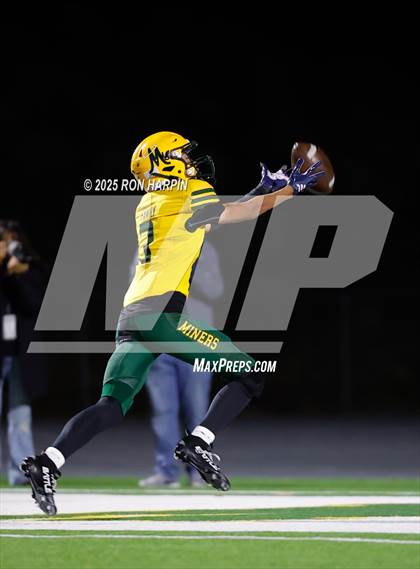 Thumbnail 1 in Douglas @ Bishop Manogue photogallery.