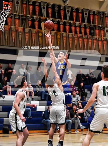 Thumbnail 1 in Miramonte vs. Serra (23rd Annual Bambauer Classic) photogallery.