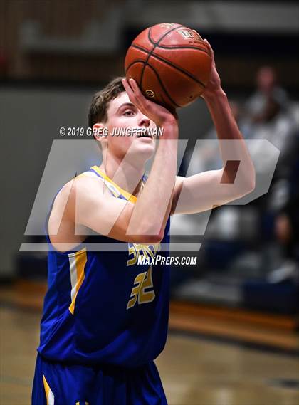 Thumbnail 1 in Miramonte vs. Serra (23rd Annual Bambauer Classic) photogallery.