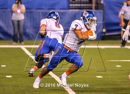 Thumbnail 3 in New Palestine vs. Whiteland (Horseshoe Classic) photogallery.