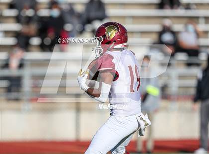 Thumbnail 2 in De Smet Jesuit vs. Raymore-Peculiar (MSHSAA Class 6 Championship) photogallery.