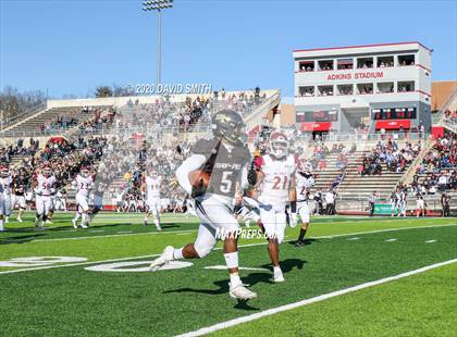 Thumbnail 1 in De Smet Jesuit vs. Raymore-Peculiar (MSHSAA Class 6 Championship) photogallery.