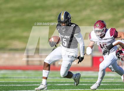 Thumbnail 3 in De Smet Jesuit vs. Raymore-Peculiar (MSHSAA Class 6 Championship) photogallery.