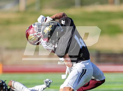 Thumbnail 3 in De Smet Jesuit vs. Raymore-Peculiar (MSHSAA Class 6 Championship) photogallery.