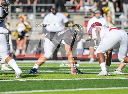 Thumbnail 2 in De Smet Jesuit vs. Raymore-Peculiar (MSHSAA Class 6 Championship) photogallery.