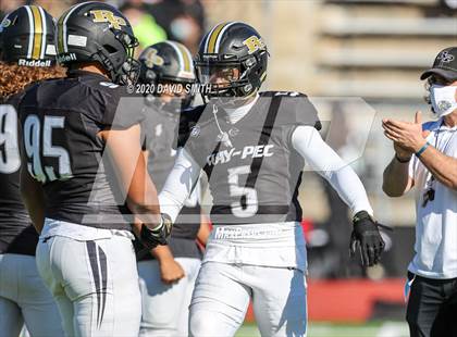 Thumbnail 2 in De Smet Jesuit vs. Raymore-Peculiar (MSHSAA Class 6 Championship) photogallery.