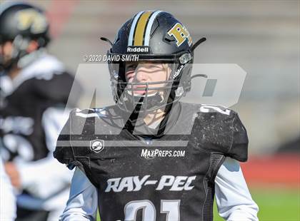 Thumbnail 2 in De Smet Jesuit vs. Raymore-Peculiar (MSHSAA Class 6 Championship) photogallery.