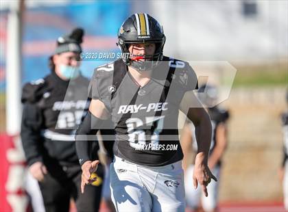 Thumbnail 2 in De Smet Jesuit vs. Raymore-Peculiar (MSHSAA Class 6 Championship) photogallery.