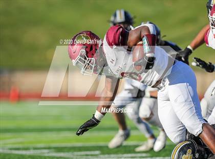 Thumbnail 2 in De Smet Jesuit vs. Raymore-Peculiar (MSHSAA Class 6 Championship) photogallery.
