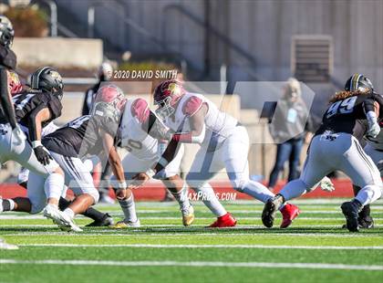 Thumbnail 2 in De Smet Jesuit vs. Raymore-Peculiar (MSHSAA Class 6 Championship) photogallery.