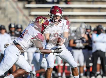 Thumbnail 2 in De Smet Jesuit vs. Raymore-Peculiar (MSHSAA Class 6 Championship) photogallery.