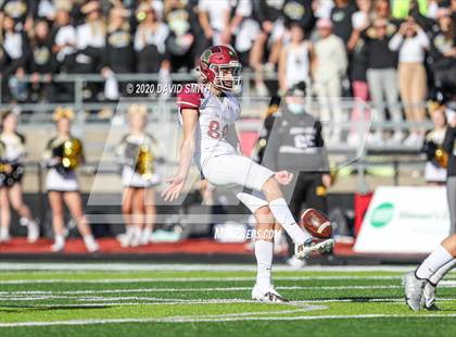 Thumbnail 2 in De Smet Jesuit vs. Raymore-Peculiar (MSHSAA Class 6 Championship) photogallery.