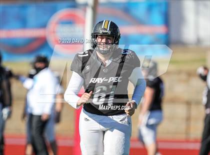 Thumbnail 1 in De Smet Jesuit vs. Raymore-Peculiar (MSHSAA Class 6 Championship) photogallery.