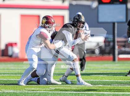 Thumbnail 2 in De Smet Jesuit vs. Raymore-Peculiar (MSHSAA Class 6 Championship) photogallery.